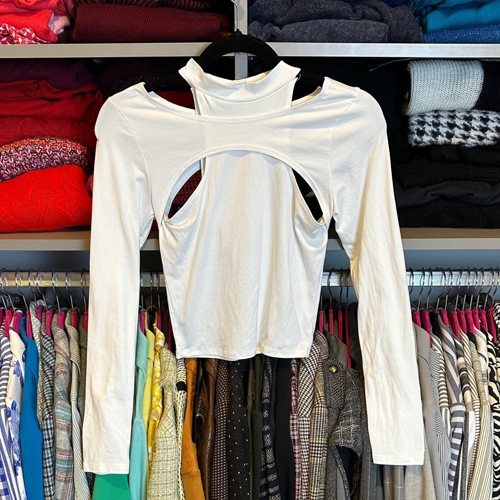 Pink Rose white cutout long sleeve mock neck crop top size S